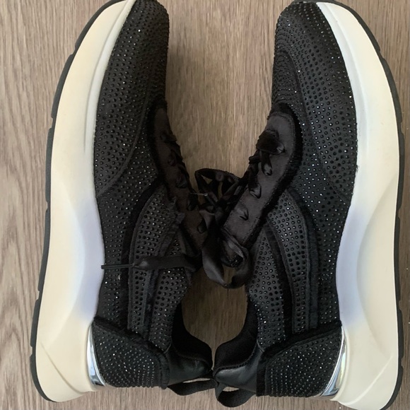 NWOT Kenneth Cole Reaction Rhinestone Claire Sneaker - Picture 3 of 12